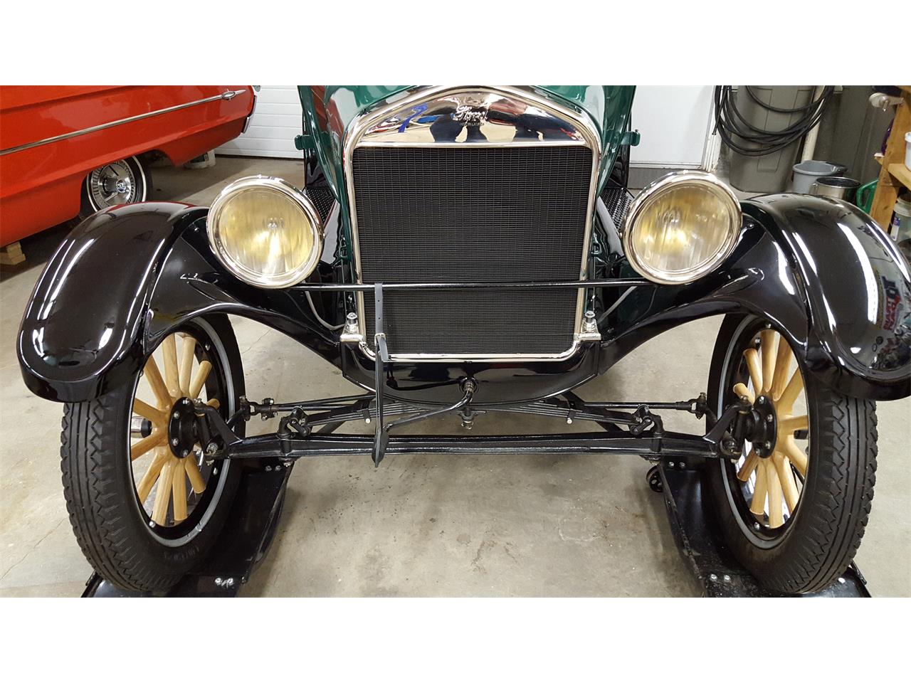 Ford-Tudor-1926-Green-on-Black-Grey-2
