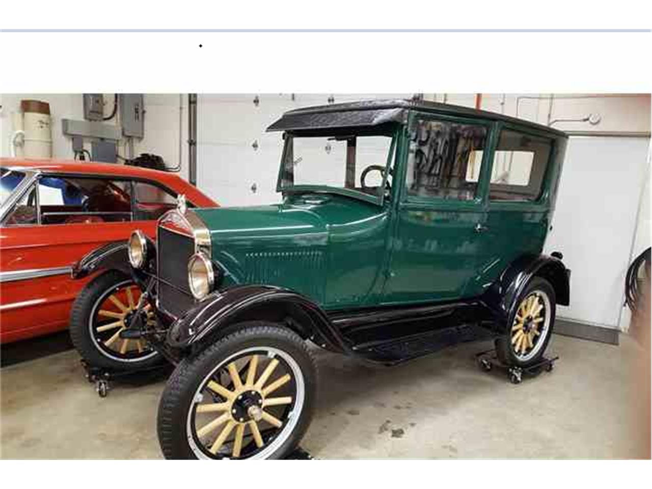 Ford-Tudor-1926-Green-on-Black-Grey