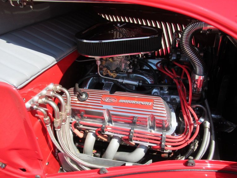 Ford-Tudor-1934-Red-Gray-13