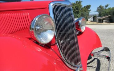 Ford-Tudor-1934-Red-Gray-17