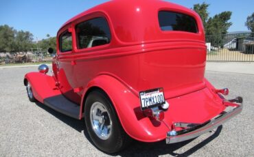 Ford-Tudor-1934-Red-Gray-22