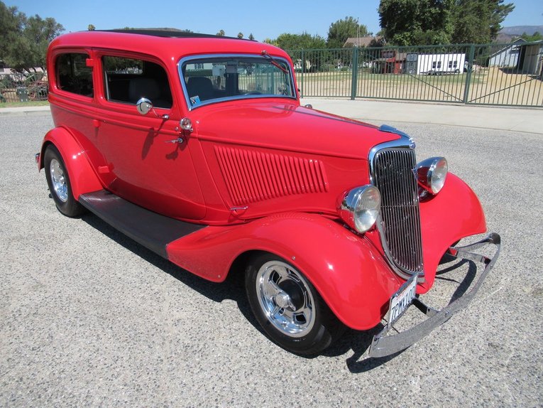 Ford-Tudor-1934-Red-Gray-23