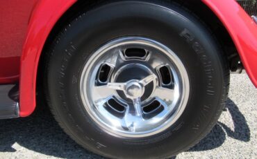 Ford-Tudor-1934-Red-Gray-24