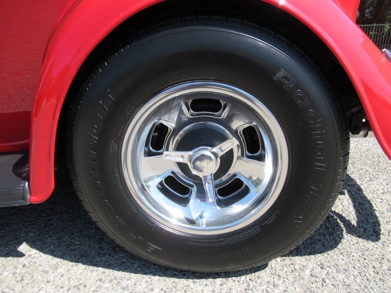 Ford-Tudor-1934-Red-Gray-24