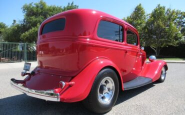 Ford-Tudor-1934-Red-Gray-3
