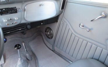 Ford-Tudor-1934-Red-Gray-8