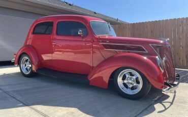 Ford-Tudor-1937-Red-Gary-1
