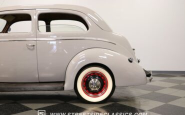Ford-Tudor-1938-Gray-Tan-23