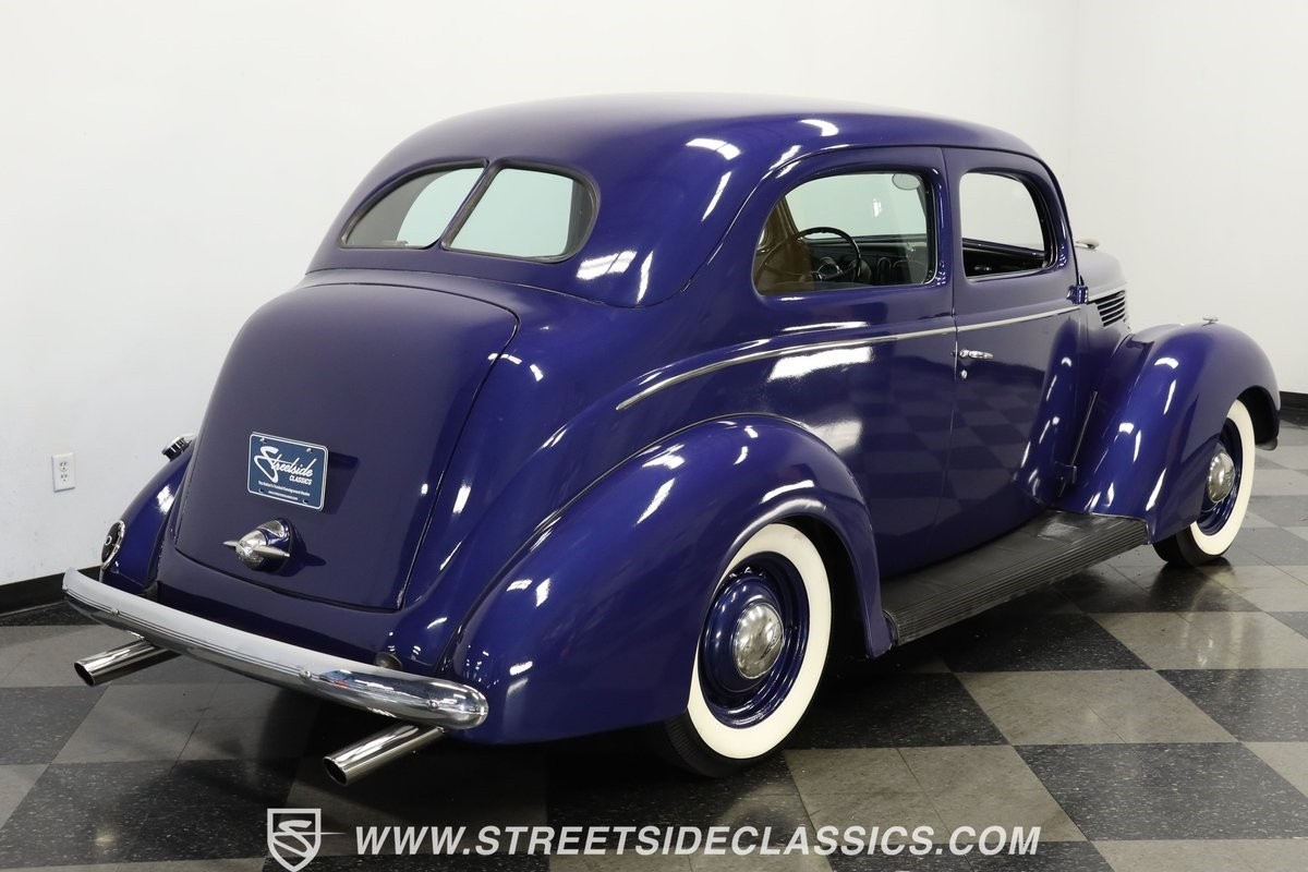 Ford-Tudor-1938-Sedan-10