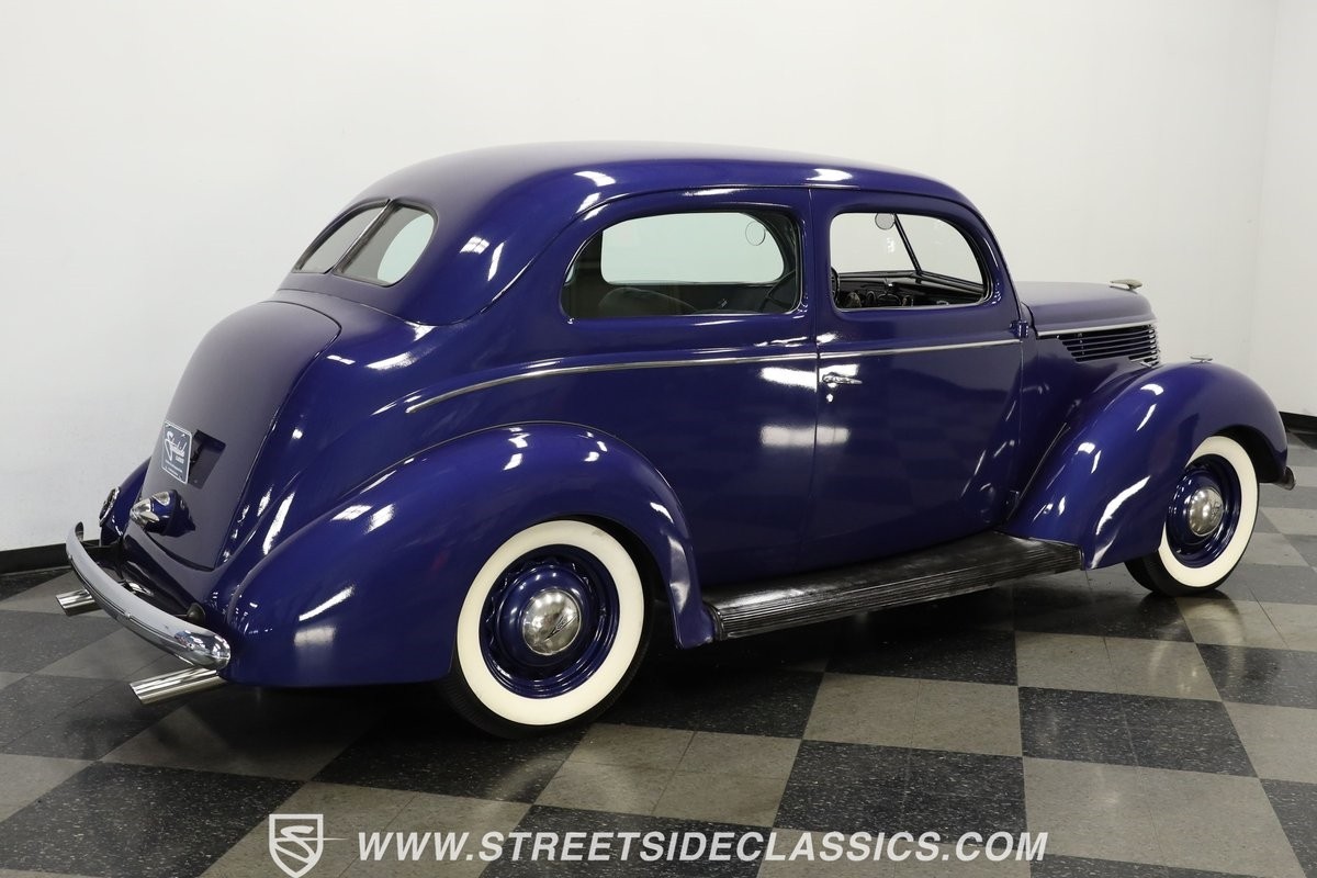 Ford-Tudor-1938-Sedan-11