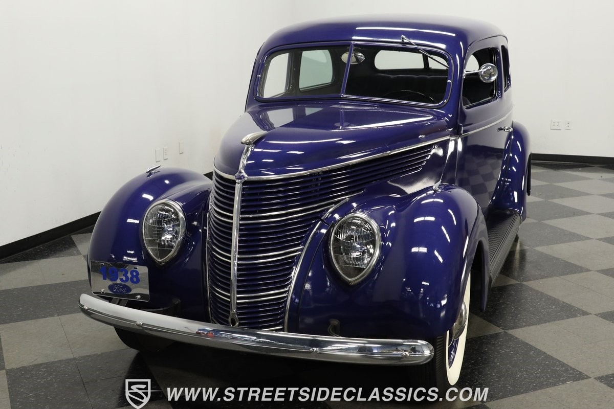 Ford-Tudor-1938-Sedan-16