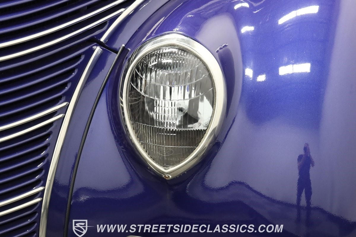 Ford-Tudor-1938-Sedan-19