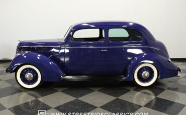 Ford-Tudor-1938-Sedan-2