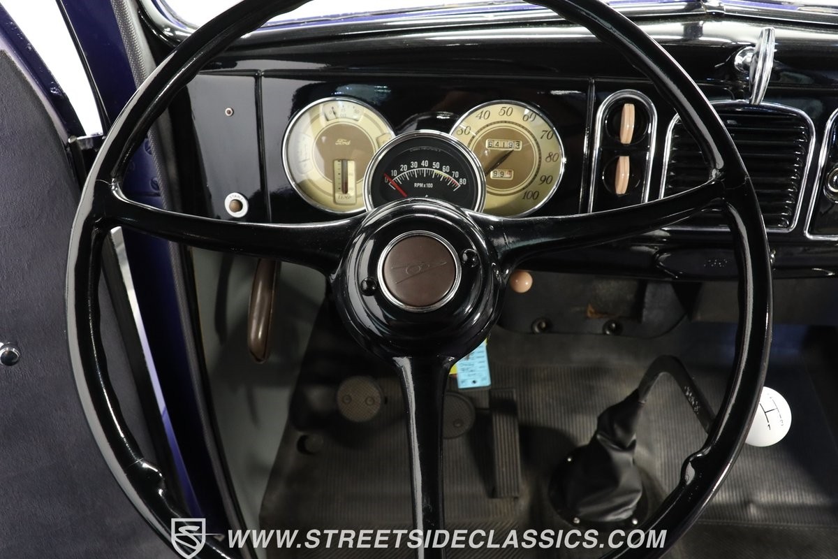 Ford-Tudor-1938-Sedan-36