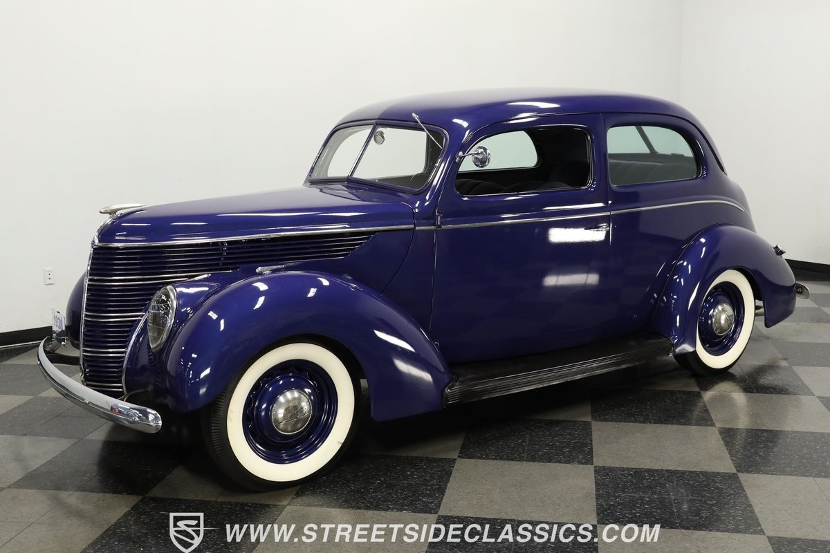 Ford-Tudor-1938-Sedan-5