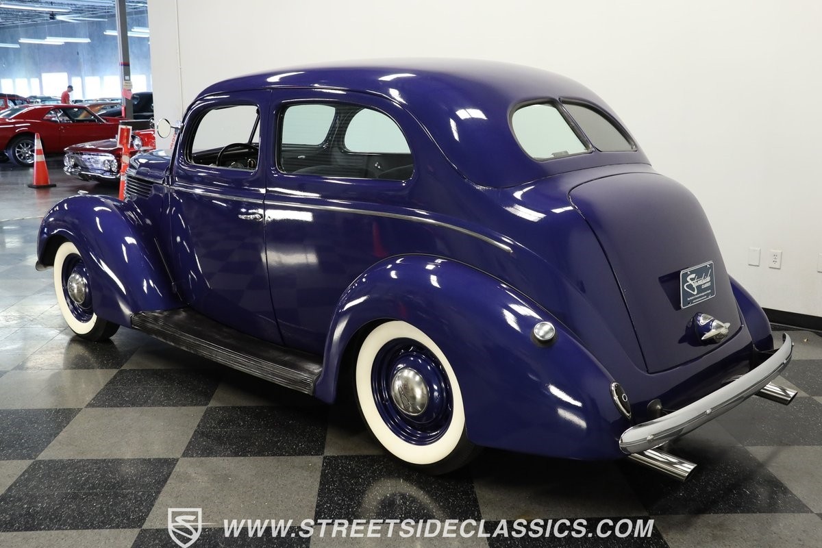 Ford-Tudor-1938-Sedan-6