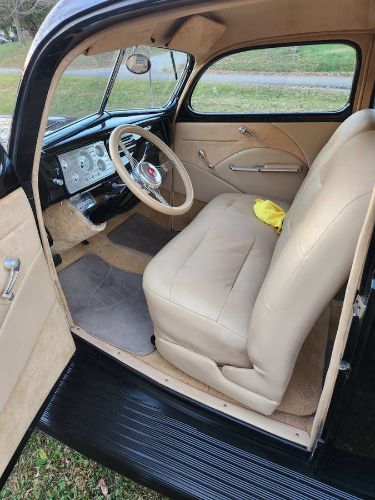 Ford-Tudor-1939-Black-2