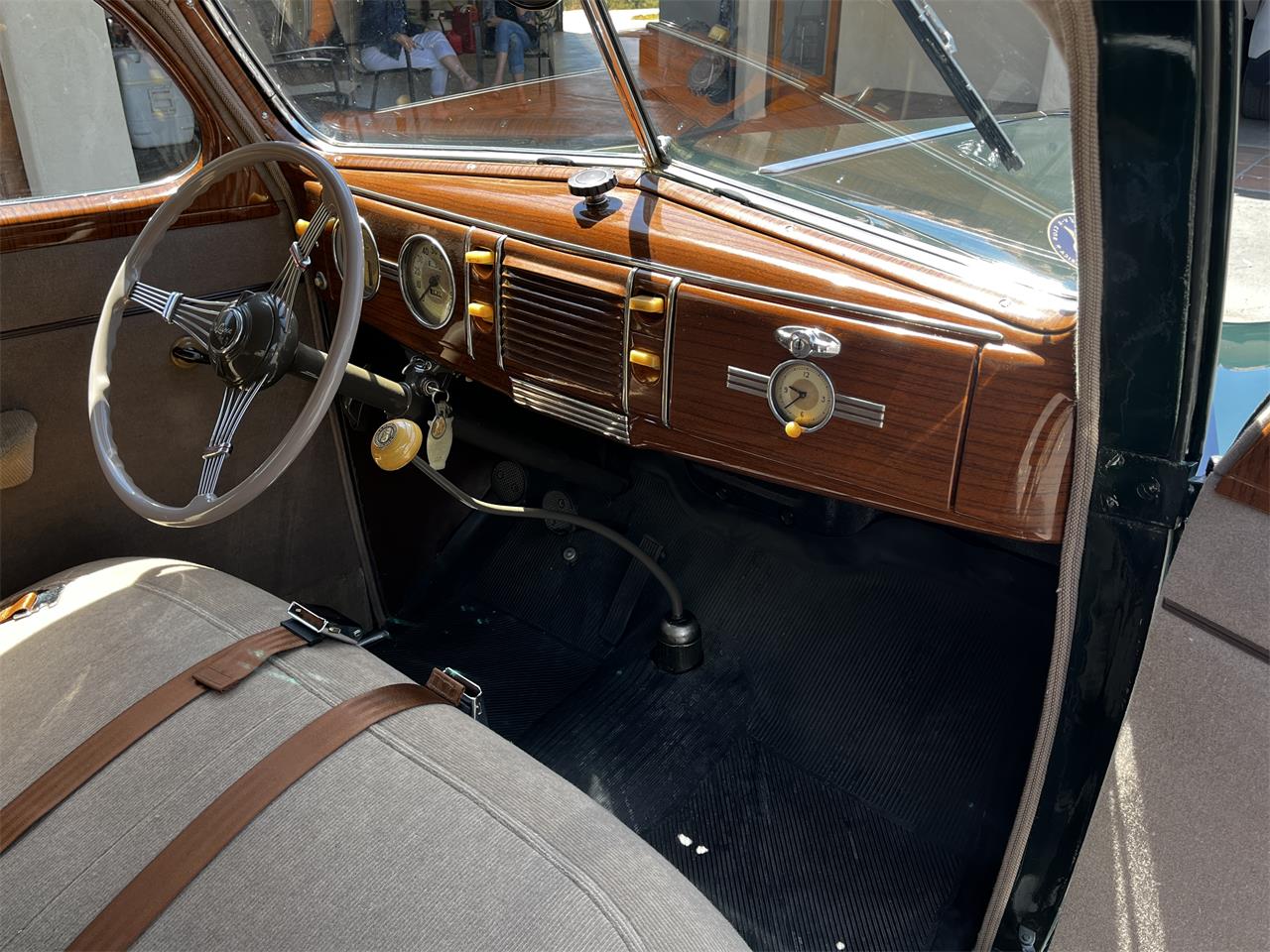 Ford-Tudor-1939-Dartmouth-Green-Tan-13