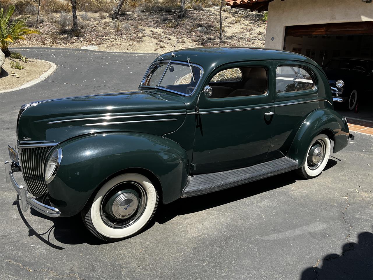 Ford-Tudor-1939-Dartmouth-Green-Tan