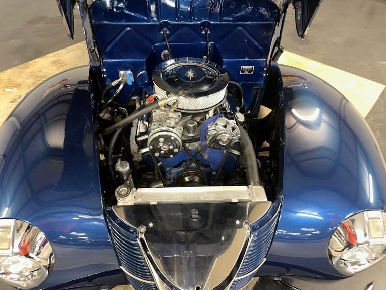 Ford-Tudor-1940-Blue-TanGray-42