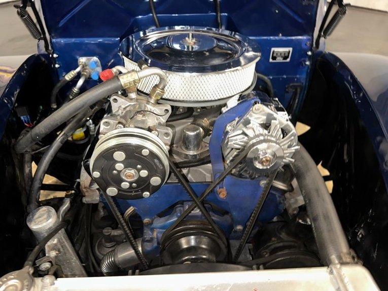 Ford-Tudor-1940-Blue-TanGray-43