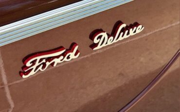 Ford-Tudor-1940-Burgundy-Beige-6