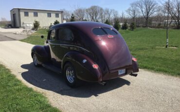 Ford-Tudor-1940-Maroon-Tan-leather-11