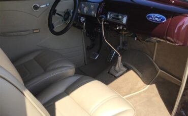 Ford-Tudor-1940-Maroon-Tan-leather-14