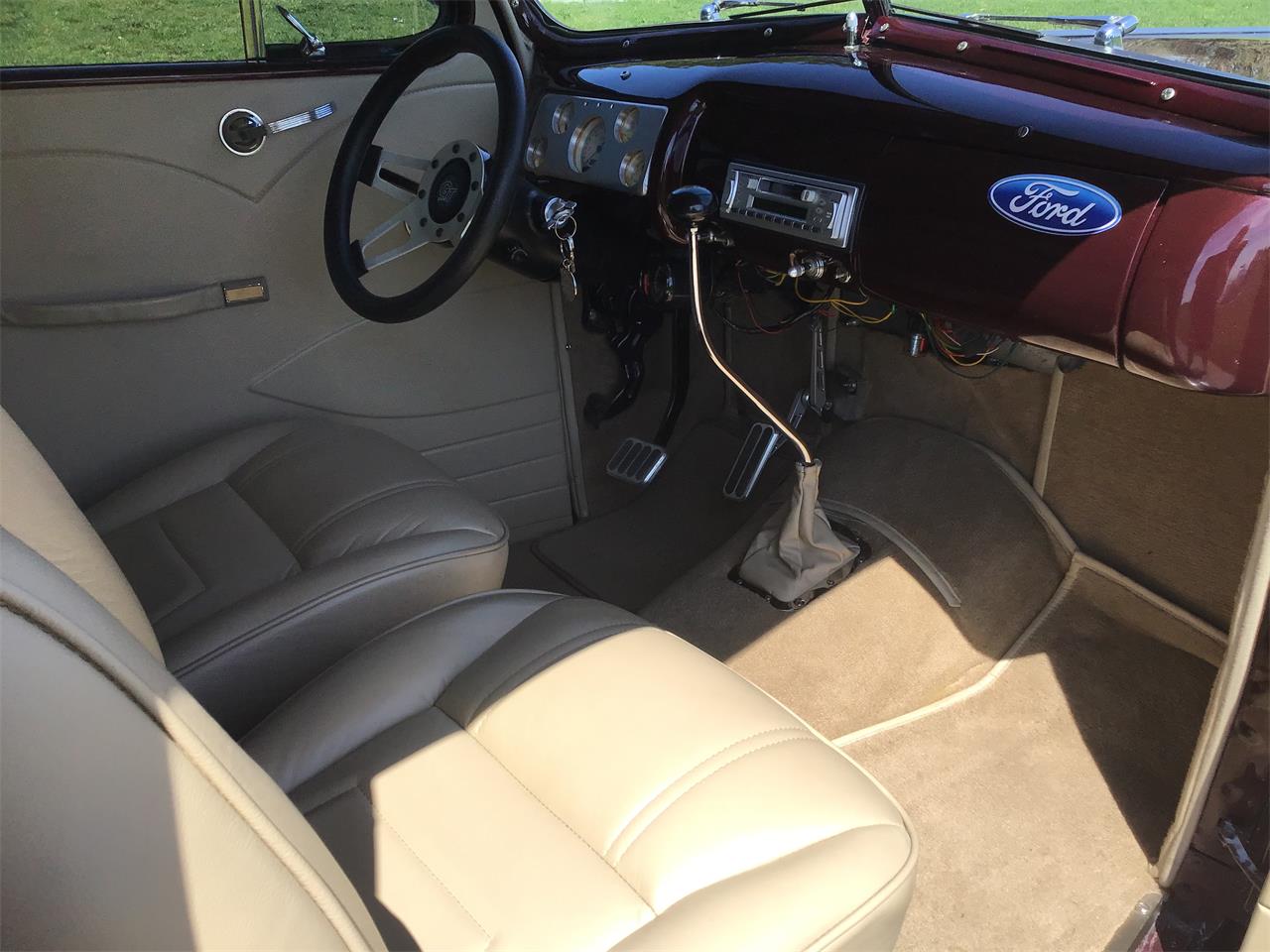 Ford-Tudor-1940-Maroon-Tan-leather-14