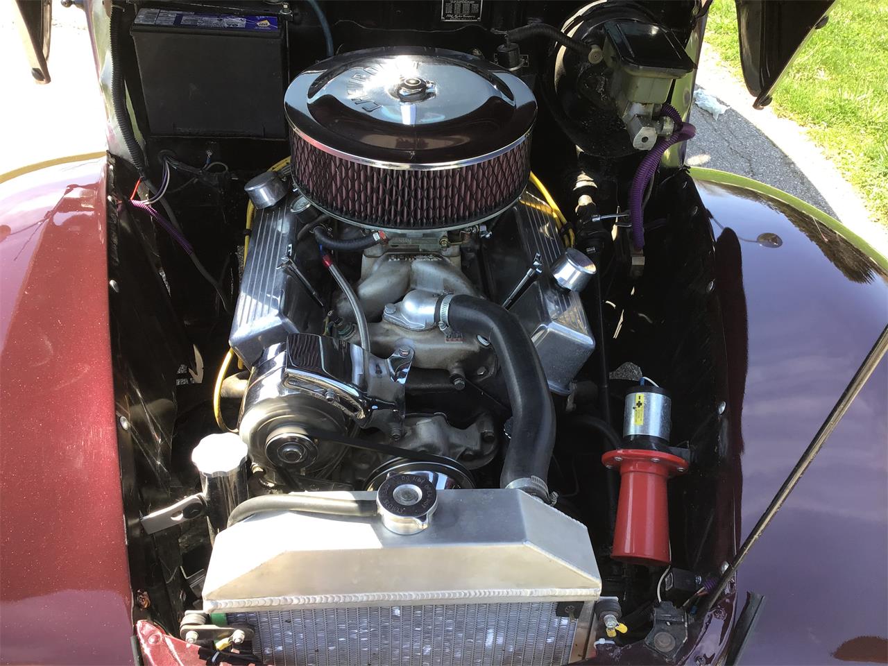 Ford-Tudor-1940-Maroon-Tan-leather-2