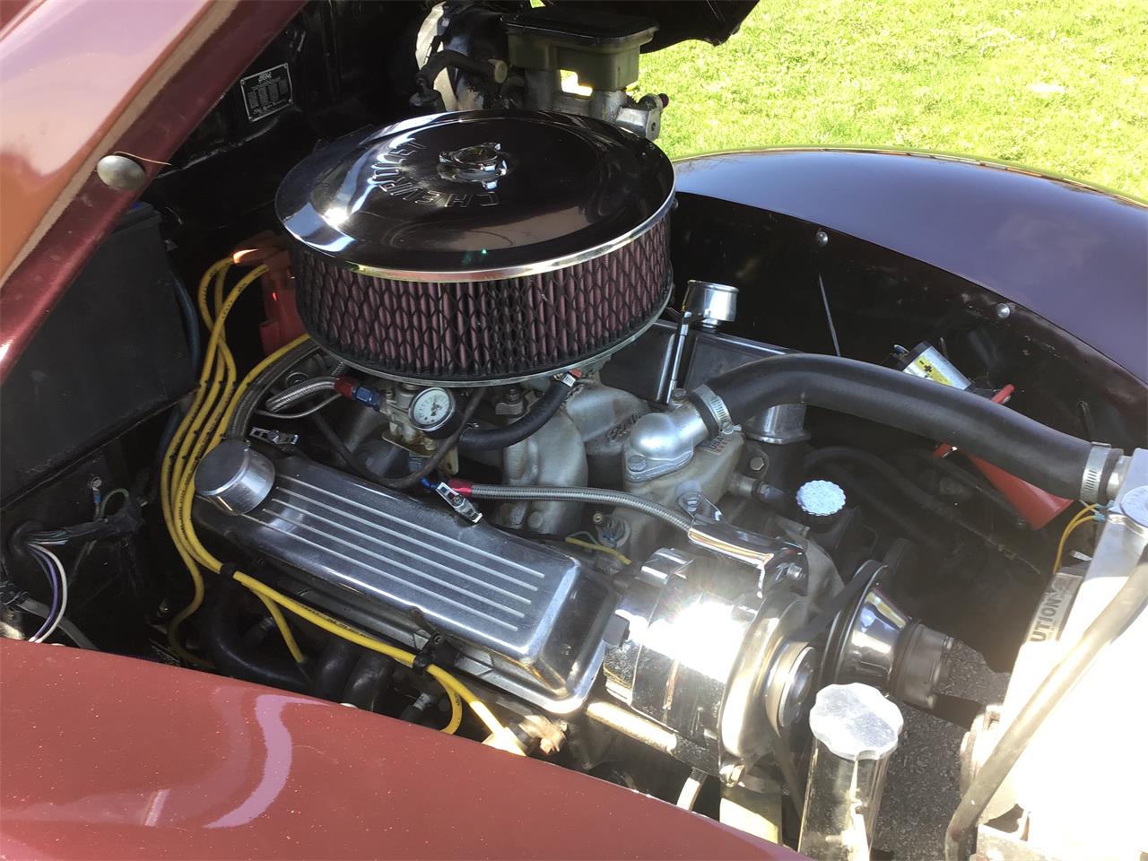 Ford-Tudor-1940-Maroon-Tan-leather-4