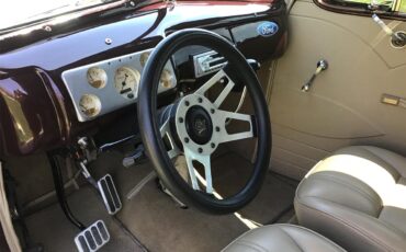 Ford-Tudor-1940-Maroon-Tan-leather-5