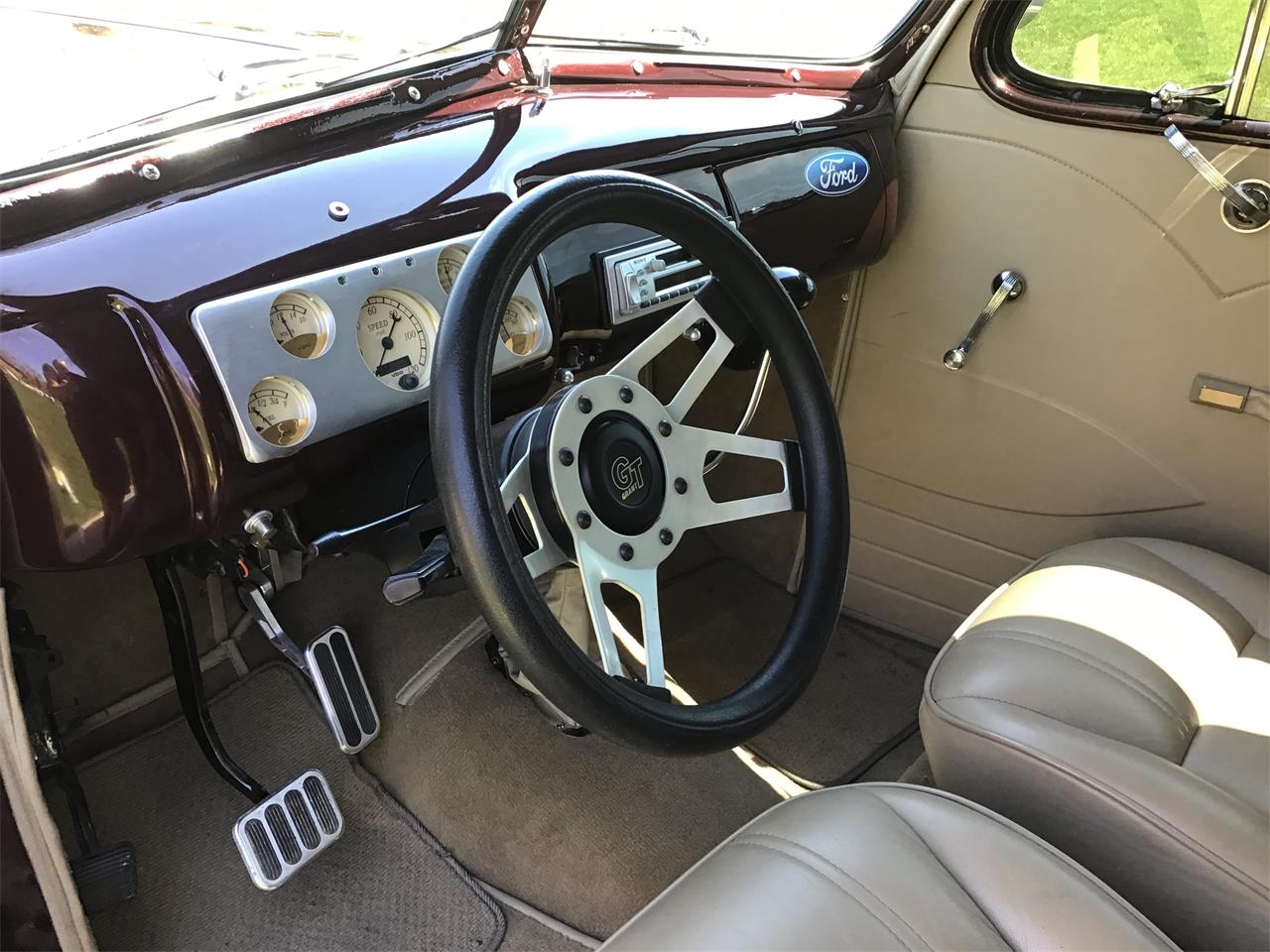 Ford-Tudor-1940-Maroon-Tan-leather-5