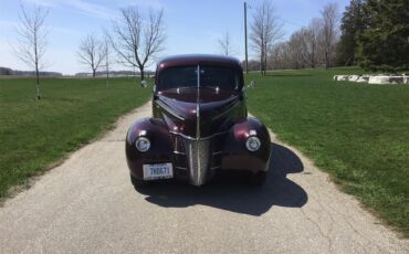 Ford-Tudor-1940-Maroon-Tan-leather-7