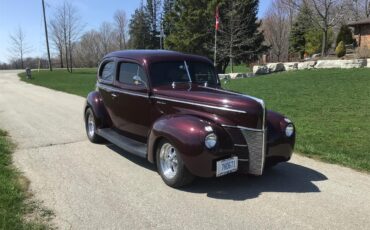Ford-Tudor-1940-Maroon-Tan-leather-8