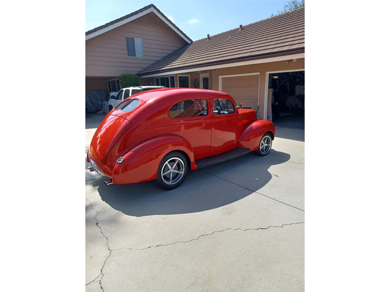 Ford-Tudor-1940-Red-Red-2