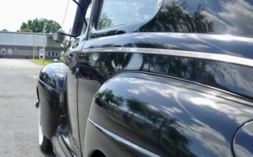 Ford-Tudor-1941-Black-Red-ampamp-White-13