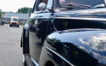 Ford-Tudor-1941-Black-Red-ampamp-White-14