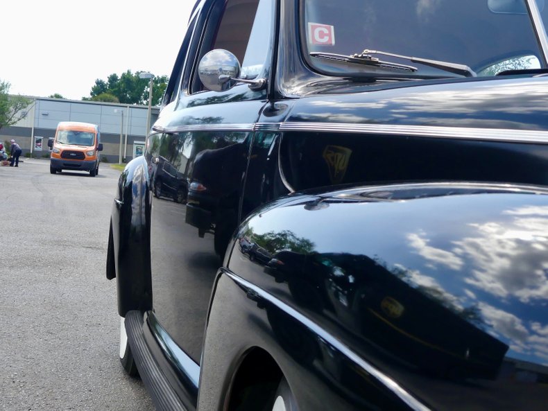Ford-Tudor-1941-Black-Red-ampamp-White-14