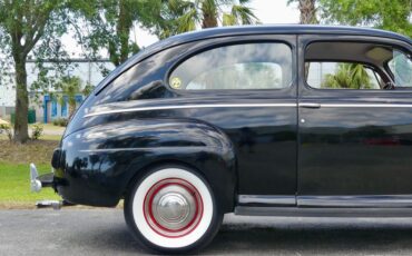 Ford-Tudor-1941-Black-Red-ampamp-White-38