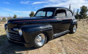 Ford-Tudor-1946-Black-Red-14