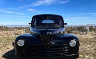 Ford-Tudor-1946-Black-Red-16