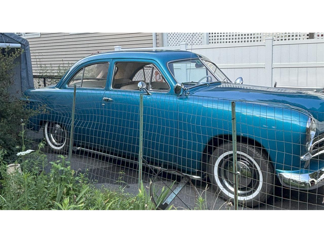Ford-Tudor-1949-Green-Blue-Green-Blue-4