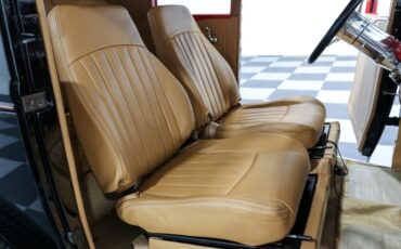 Ford-Victoria-1930-Black-Tan-19