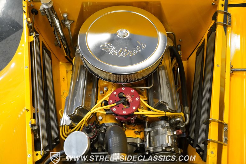 Ford-Victoria-1930-Yellow-Tan-10