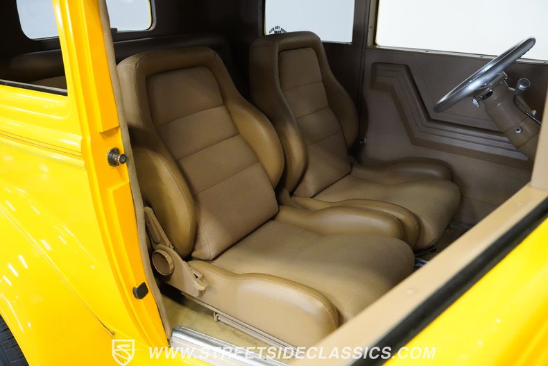 Ford-Victoria-1930-Yellow-Tan-49