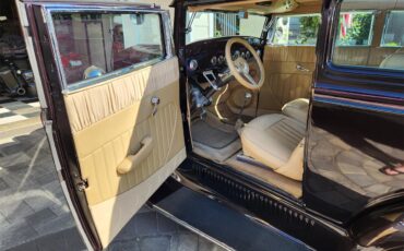 Ford-Victoria-1931-Burgundy-Tan-2