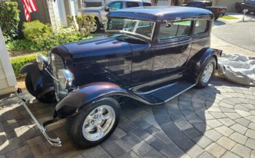 Ford-Victoria-1931-Burgundy-Tan