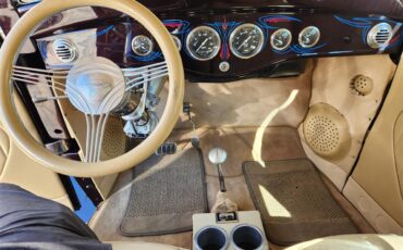 Ford-Victoria-1931-Burgundy-Tan-4