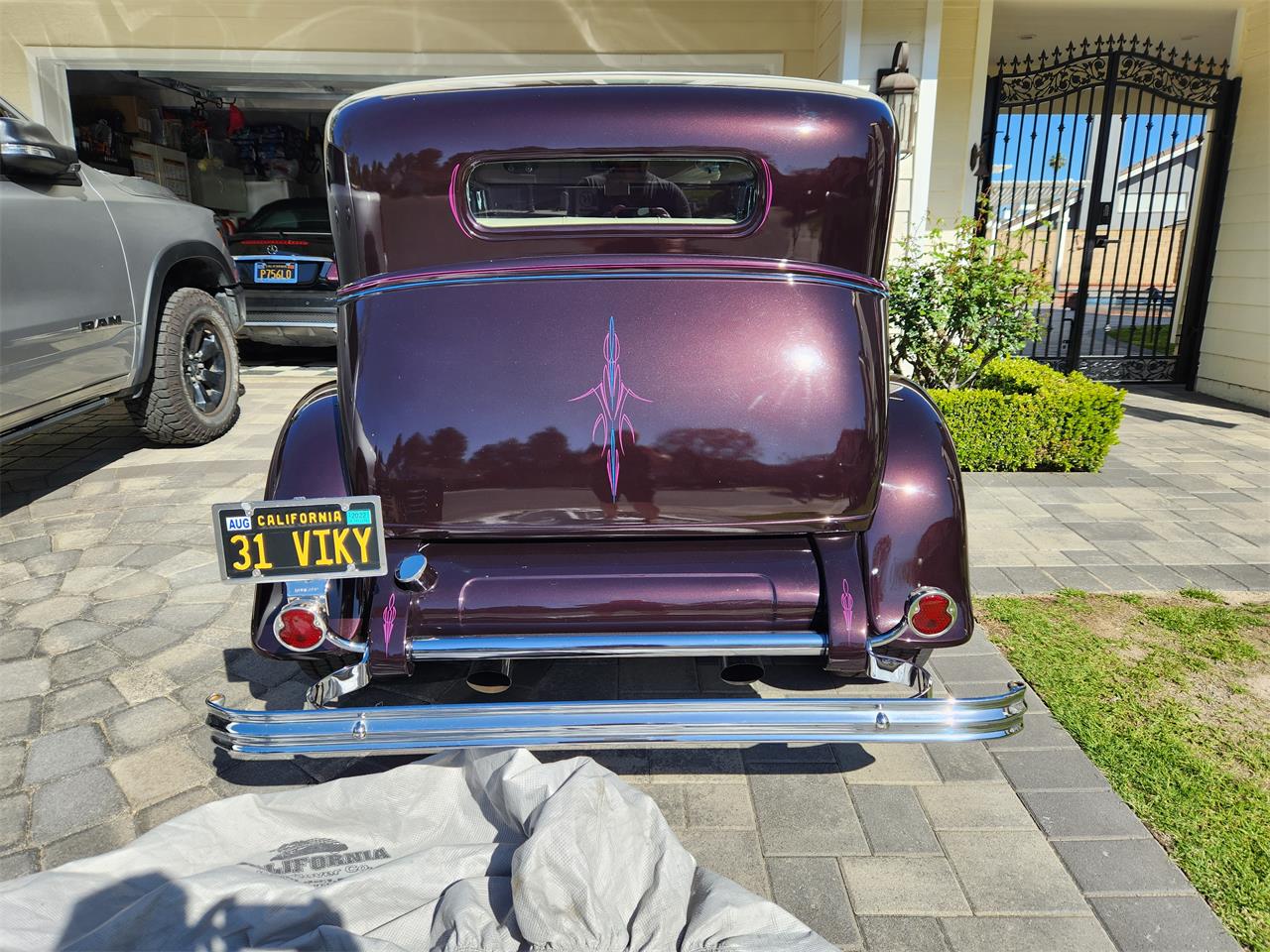 Ford-Victoria-1931-Burgundy-Tan-5